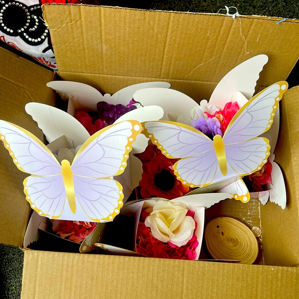 Butterfly Party Decoration with Pink and White Accents